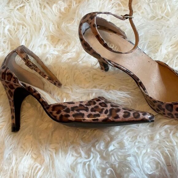 WILDLIFE PRINT HEELS WITH ANKLE STRAPS IN SIZE 6 by BIJOU - Picture 5 of 10